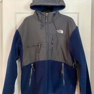 Men's The North Face Denali with Hood size Medium